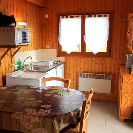 Holiday home Independants Avec Jardin, Jeux Pour Enfants Et Terrasse Proche De Montlucon - Fr-1-489-401 Mesples